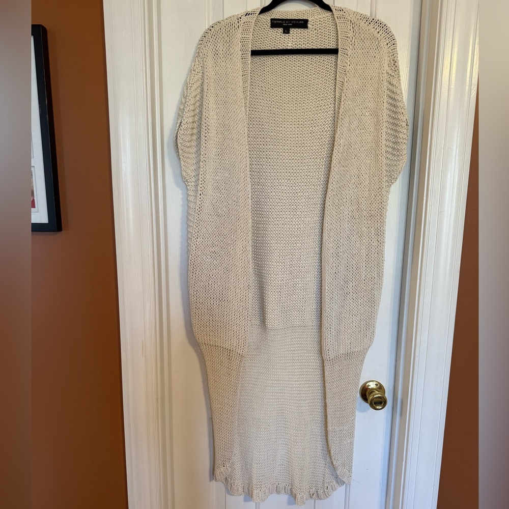 Anthropologie TWINKLE By WENLAN NY Crème Drop Shoulder Loose Knit Sweater Vest